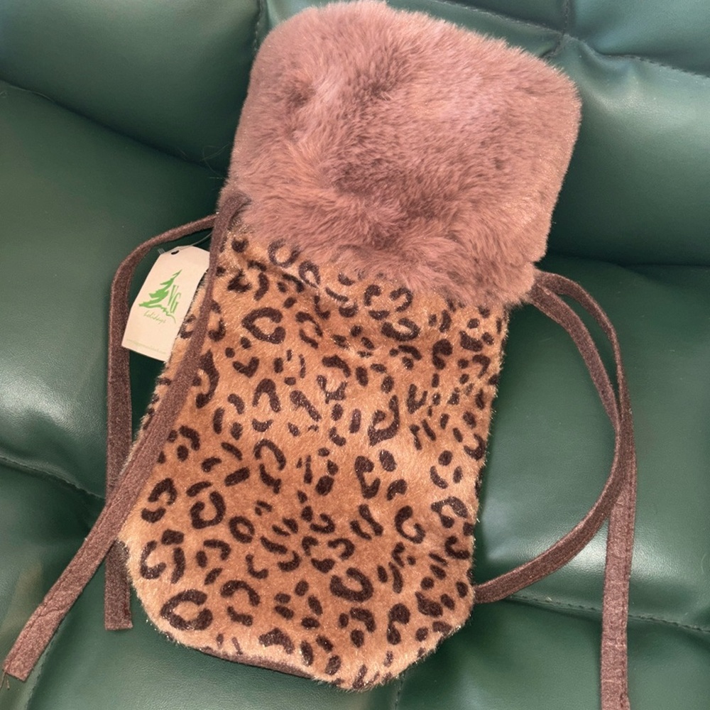 NWT Faux fur leopards print wine bottle gift bag animal print drawstring pouch